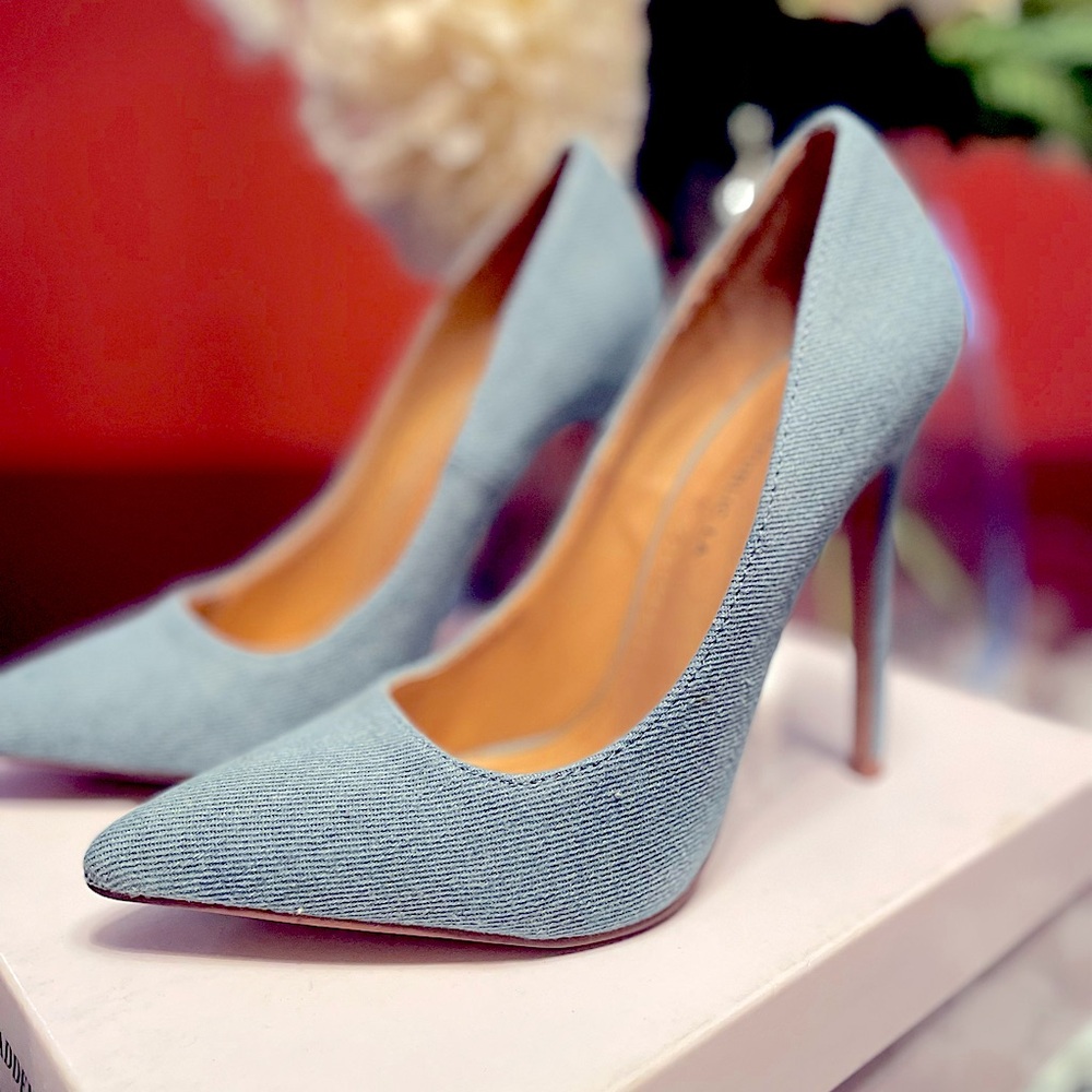 Lola Shoetique Denim Pump